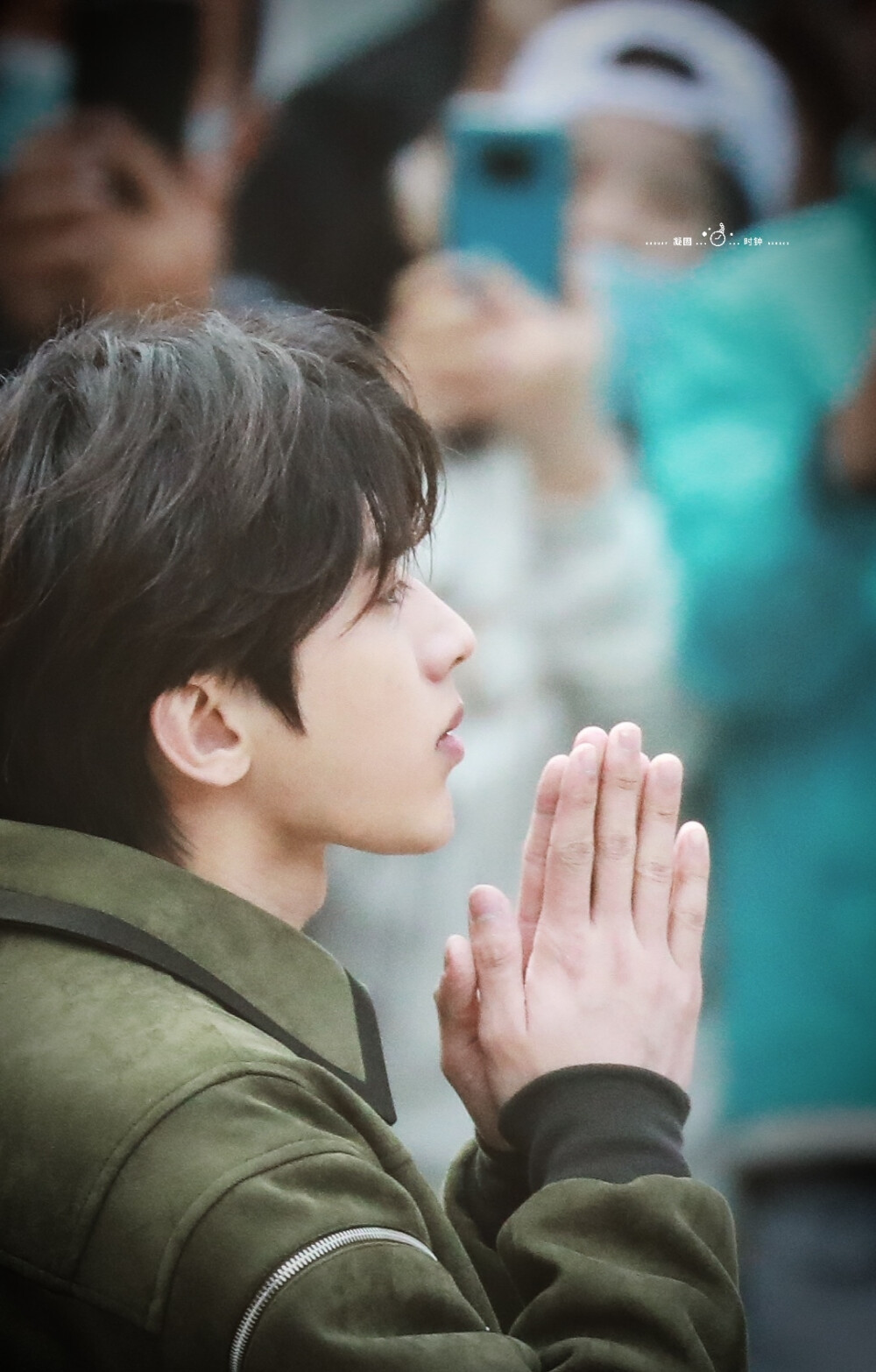 cr:凝固时钟丨August
蔡徐坤20201010青海跑男录制