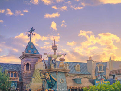 云朵说，暖暖的阳光，我帮你存好了•͈ᴗ•͈ ☀️
「上海.迪士尼.pad壁纸」
©overwater