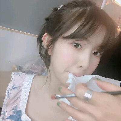 裴珠泫可二改
注明/小然睡了