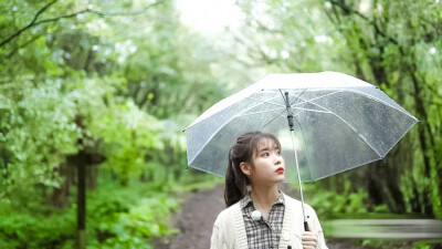 IU | 树啊树啊
cr:·春日思归·