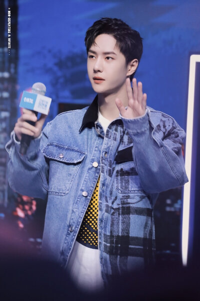 201012 饿了么见面会 @UNIQ-王一博 cr:logo