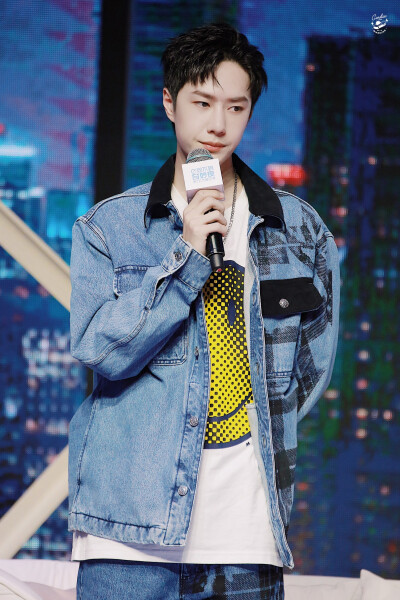 201012 饿了么见面会 @UNIQ-王一博 cr:logo