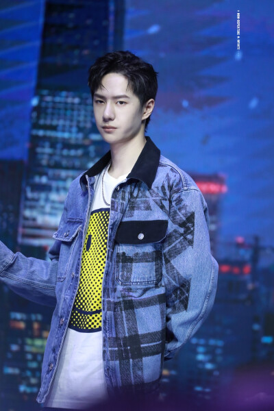 201012 饿了么见面会 @UNIQ-王一博 cr:logo