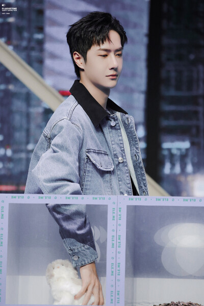 201012 饿了么见面会 @UNIQ-王一博 cr:logo