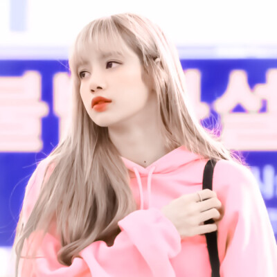  “渺小的虫子，也配仰望星空。”
——Lisa
原截dt小黄君 cr.苏稚童