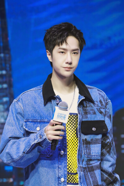 201012 饿了么见面会 @UNIQ-王一博 cr:logo