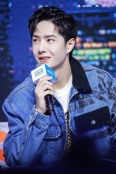 201012 饿了么见面会 @UNIQ-王一博 cr:logo