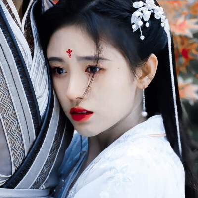 鞠婧祎
二传标注初暻