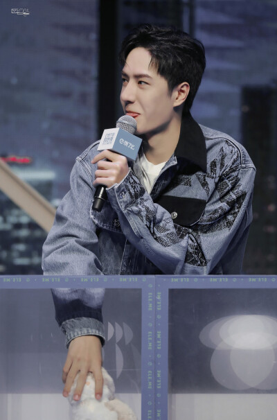 201012 饿了么见面会 @UNIQ-王一博 cr:logo