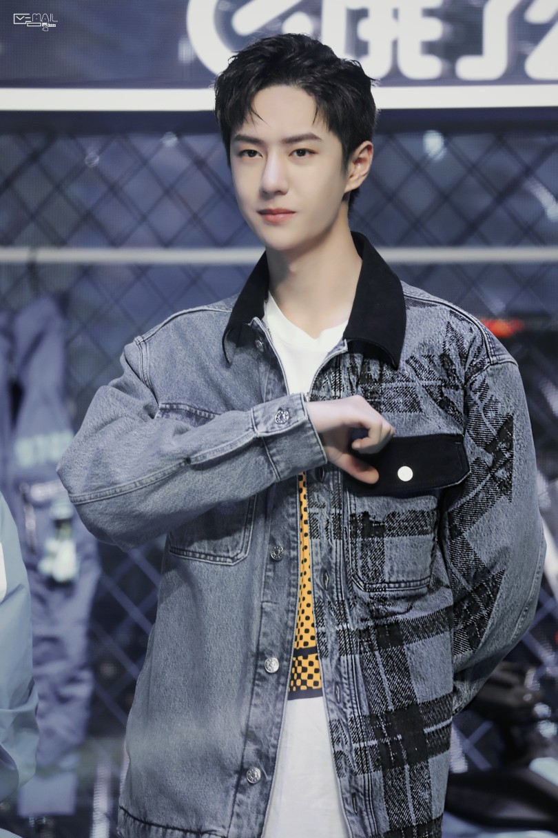 201012 饿了么见面会 @UNIQ-王一博 cr:logo