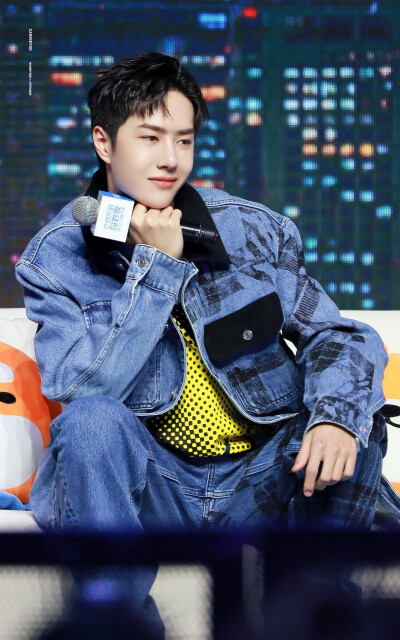 201012 饿了么见面会 @UNIQ-王一博 cr:logo