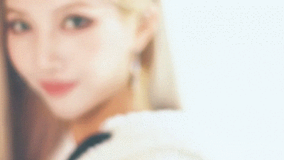 我们去往那星辰之间 如何？
你曾是​我的一生
​你曾是大海一般的存在
——What's your name