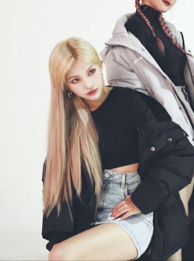 我们去往那星辰之间 如何？
你曾是​我的一生
​你曾是大海一般的存在
——What's your name