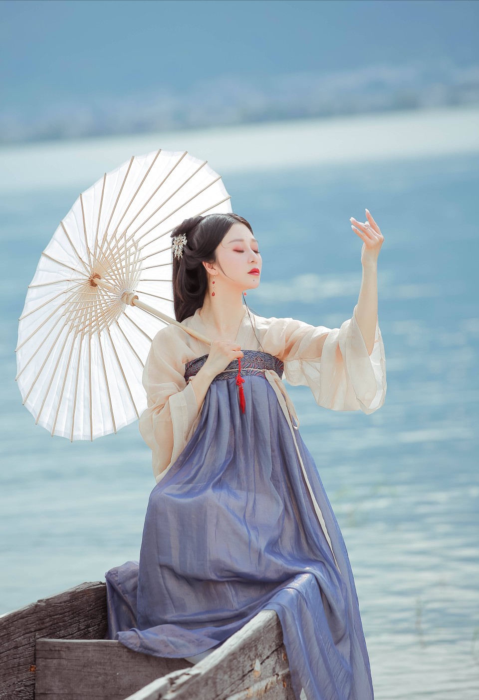 愿你的时光清新如夏.愿你的岁月安好不容倾塌。