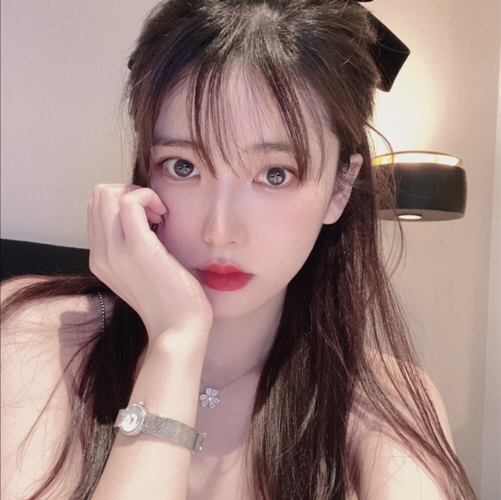女头 诗梦瑶