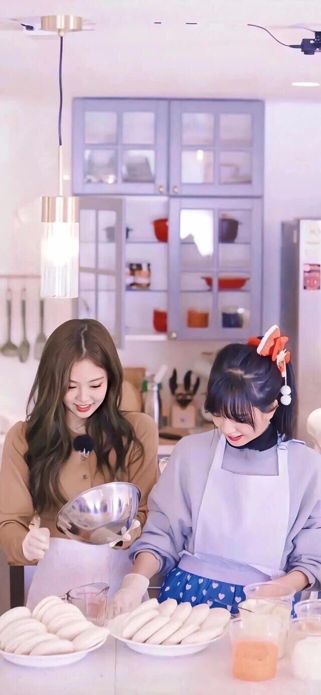 BLACKPINK
打啵j
jisoo & jennie