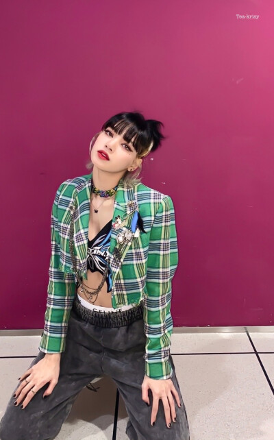 Lisa
cr.vb Tea-krisy