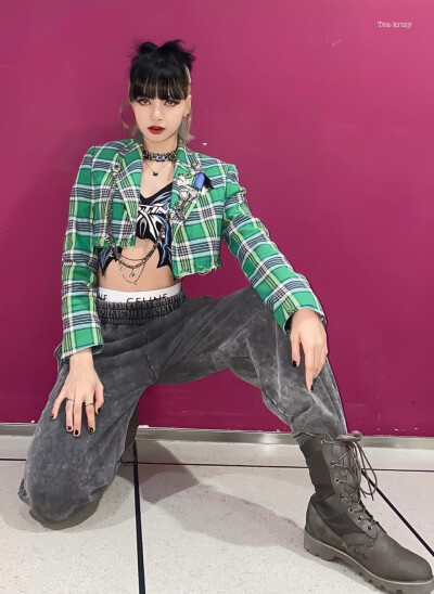 Lisa
cr.vb Tea-krisy