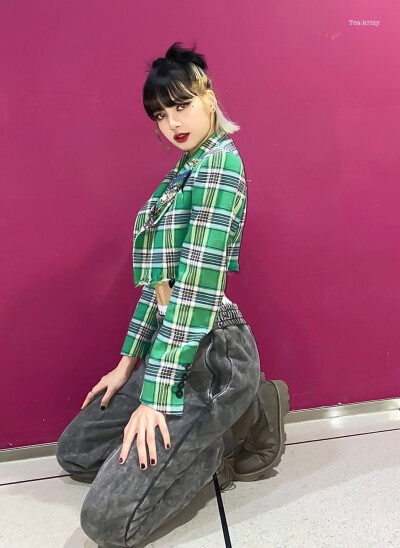 Lisa
cr.vb Tea-krisy