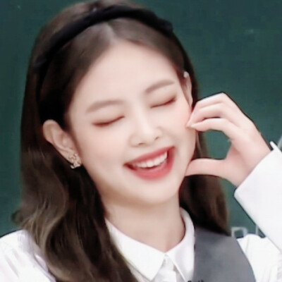 jennie //泡芙
我爱妮们！！！