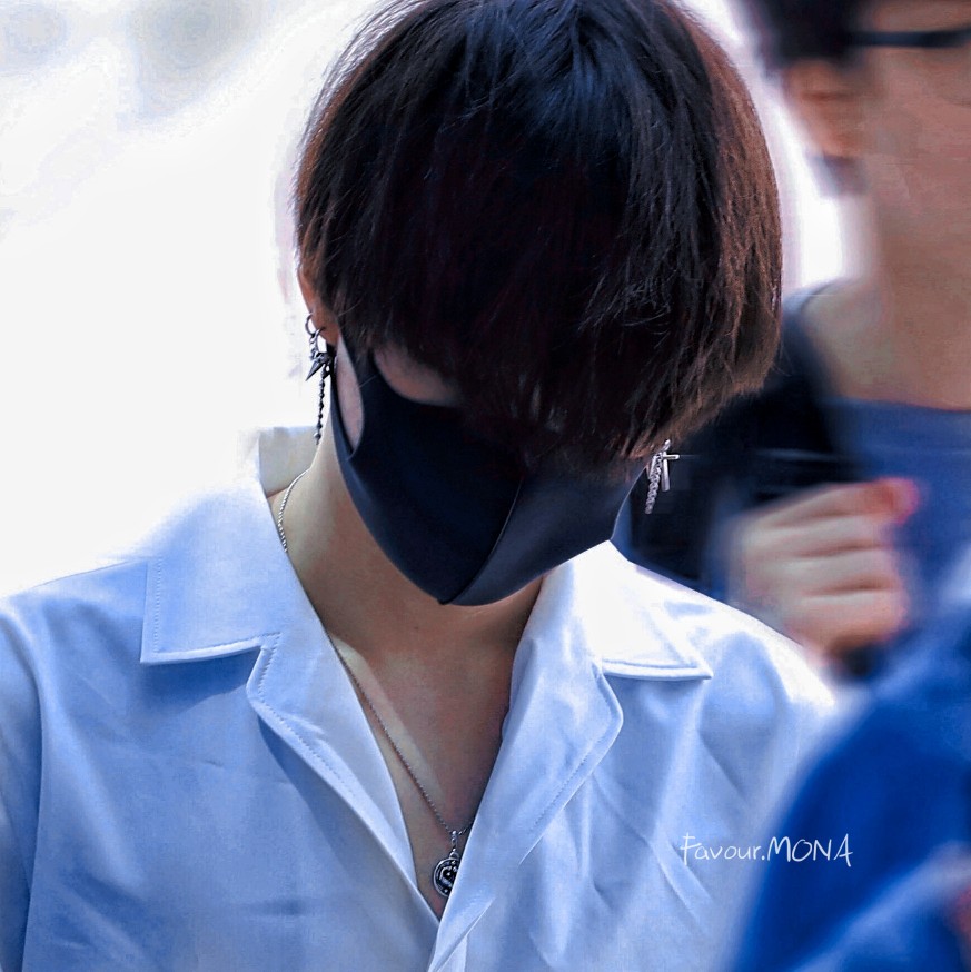 # 直到我醒来 已是四面埋伏/周围人不可触碰的冰冷目光_
cr.Sugameow_309