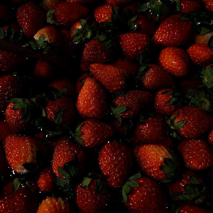 ·《Erdbeeren.》
Der gewundene Weg führt an einen dunklen Ort, und der Zen-Raum ist tief.
注明xooy
cr.babybottle329