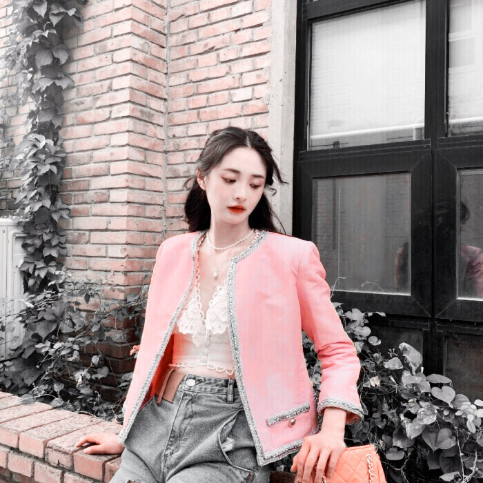 >：ᴘᴇᴏᴘʟᴇ ᴀʀᴇ ʙᴇᴛᴛᴇʀ ᴛʜᴀɴ ғʟᴏwᴇʀs
周洁琼
背景原林燃