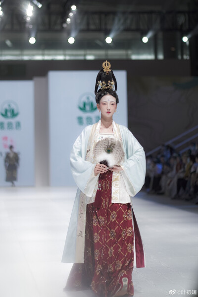 华裳九州
心心哥哥
裳宫语汉服
叶初婳
