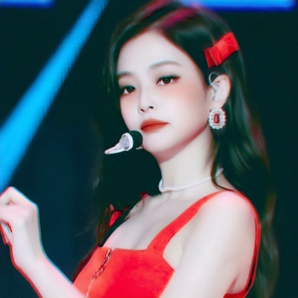 /Jennie金智妮/
“ᵂⁱᵗʰᵒᵘᵗ ᵇᵉⁱⁿᵍ ᵈᵉᶠᵉᵃᵗᵉᵈ ᵇʸ ᵈⁱᶠᶠⁱᶜᵘˡᵗⁱᵉˢ, ʷᵉ ʷⁱˡˡ ᵐᵒᵛᵉ ᶠᵒʳʷᵃʳᵈ”
没有被困难打倒,就前进啦.
官图.已自调.使用请注明林希桃