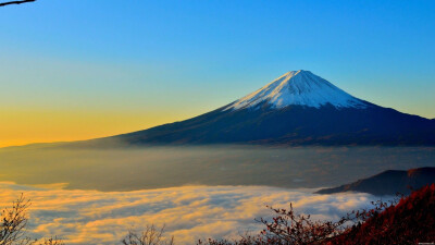 名胜风景高清壁纸带给大家，有著名的富士山、本栖湖山水一色不要太醉人，令人心旷神怡#macz壁纸下载#