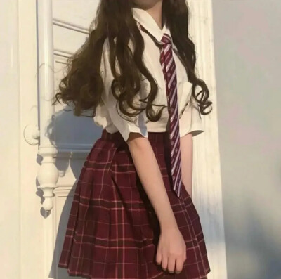 真人.女头
_
ᵀʰᵉ ᶠⁱᶠᵗʰ ˡᵉᵗᵗᵉʳ ᵐᵃʸ ᵇᵉ ᵗⁱᵐᵉ ᵗᵒ ʲᵘˢᵗ ʸᵒᵘʳ ᵉʸᵉˢ ˢᵐⁱˡⁱⁿᵍ.
可能时间刚好，你眼角带笑