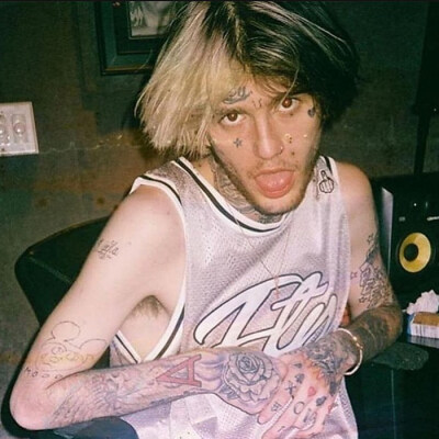 lil peep
:-P
来源网络
