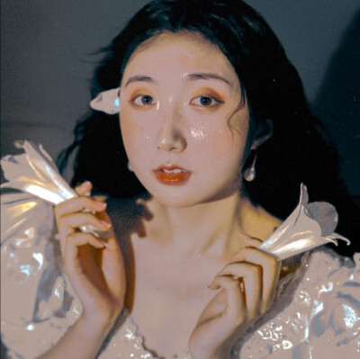 ᴵ ᵏᵉᵖᵗ ᵃ ˢᵉᶜʳᵉᵗ ᶠʳᵒᵐ ᵗʰᵉ ᵘⁿⁱᵛᵉʳˢᵉ / ᵘⁱᵉᵗˡʸ ᵗʰᵒᵘᵍʰᵗ ᵃᵇᵒᵘᵗ ʸᵒᵘ.
我瞒着宇宙山河/悄悄想了你一下。