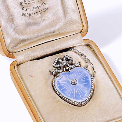 18-19世纪的心形珠宝，就像爱一样，它们也有不同的色彩与形态 ​​​
