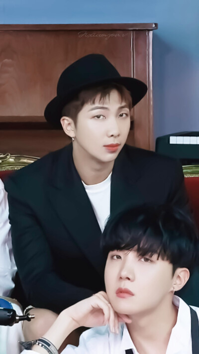 防弹少年团壁纸 ©Jixiaoyou.v
期待已久的BE，伴着‘春日’来了，我至始至终相信着我的选择是对的，一声阿米，一生阿米，花样年华，永不落幕。