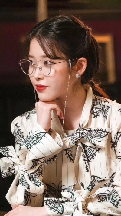 IU