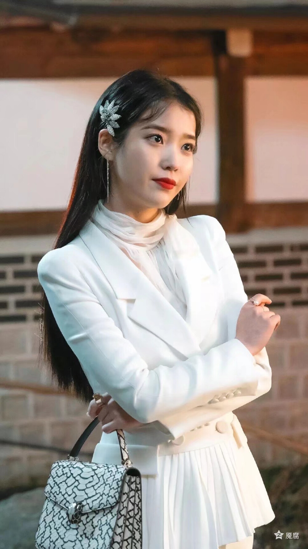 IU