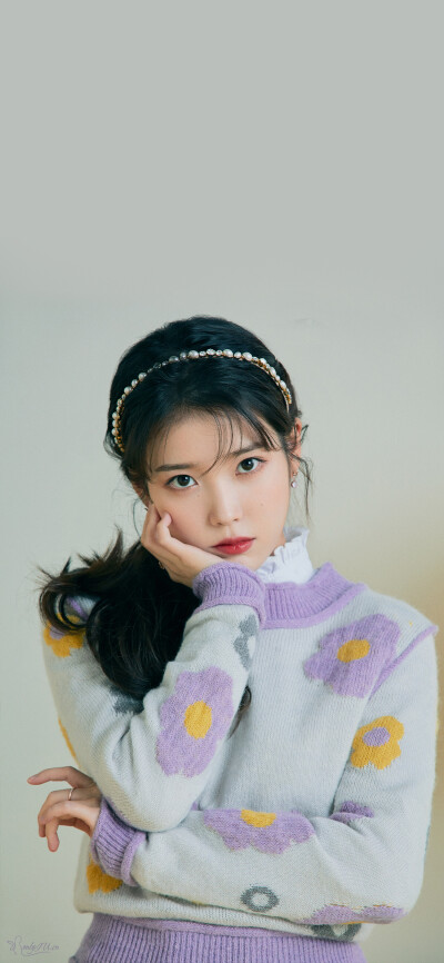 IU 李知恩 cr：腊肉
韩都衣舍代言图 手机壁纸