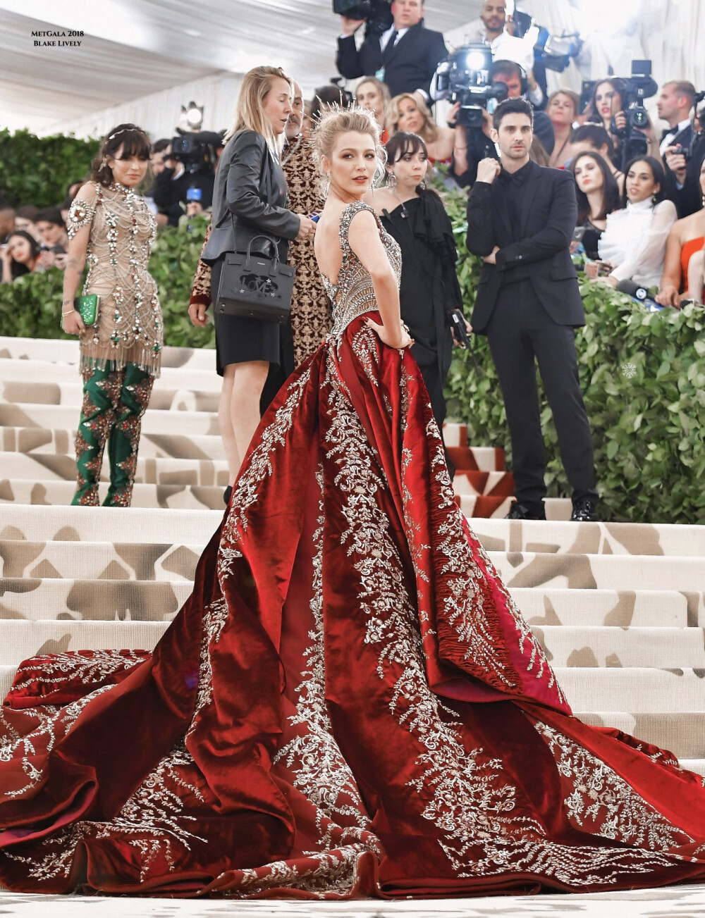 MetGala 2018 | Blake Lively
Religion and Fashion
[weibo@Bekannte]