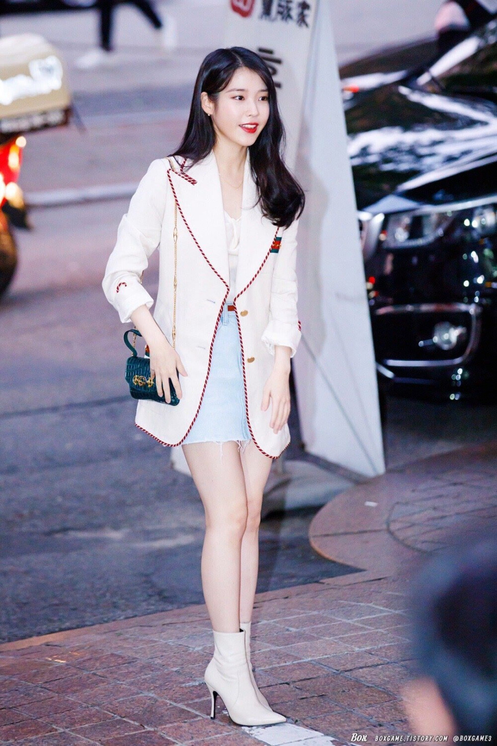 IU