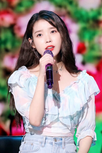 IU