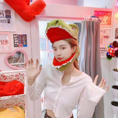 单向行驶的季节列车，本站停靠秋天
许杨玉琢 ©唐笑笑