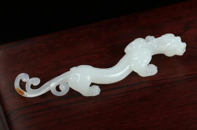 和田玉螭龙笔架