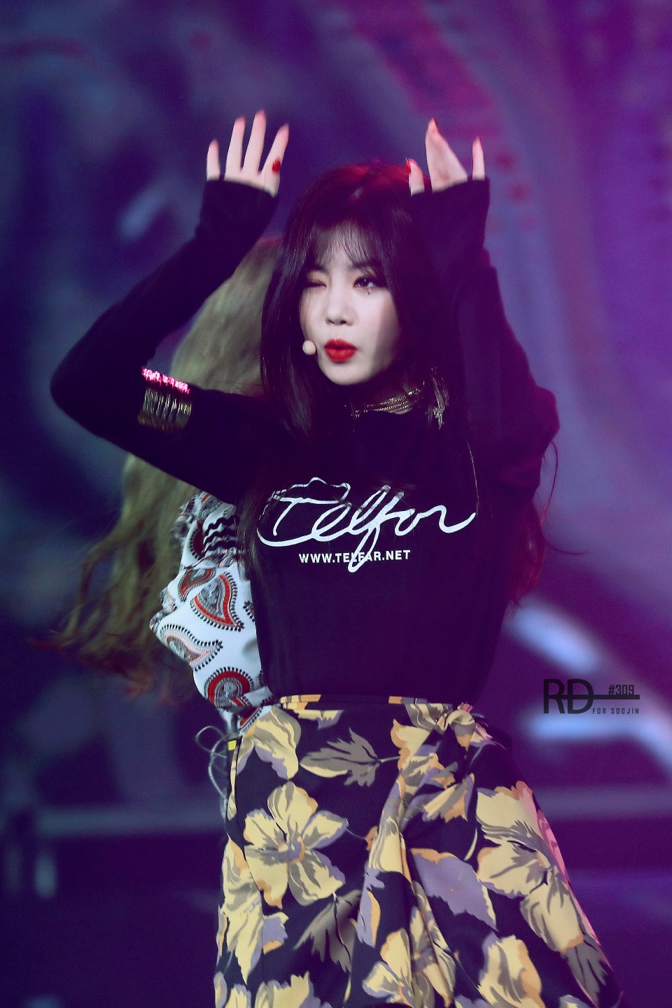 soojin_red0309