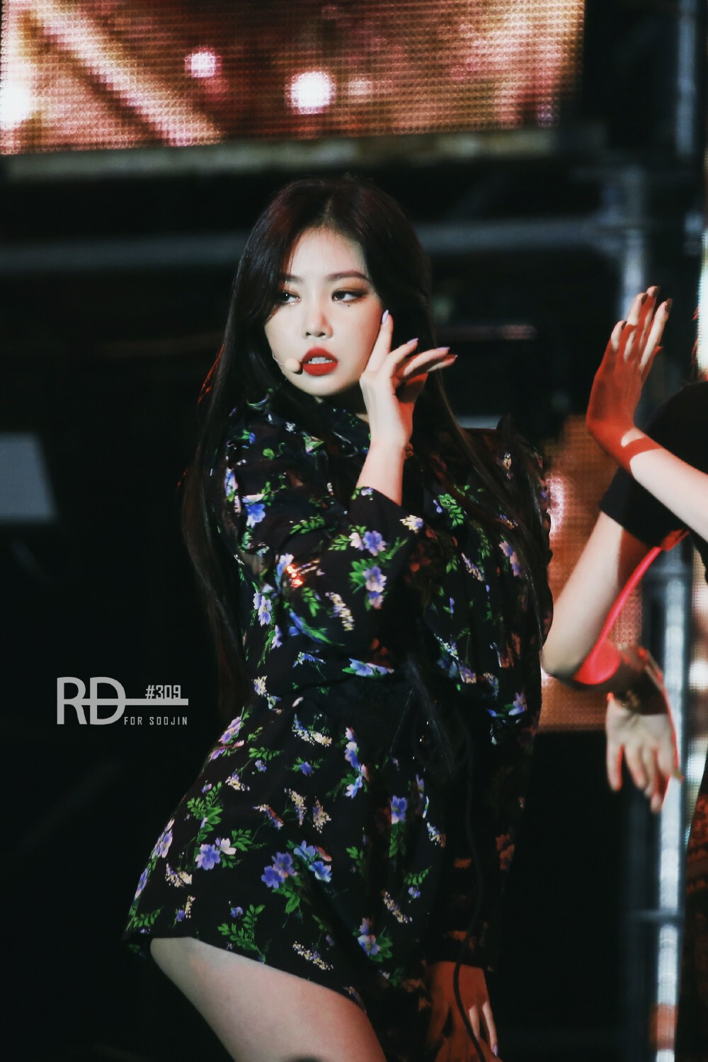 soojin_red0309