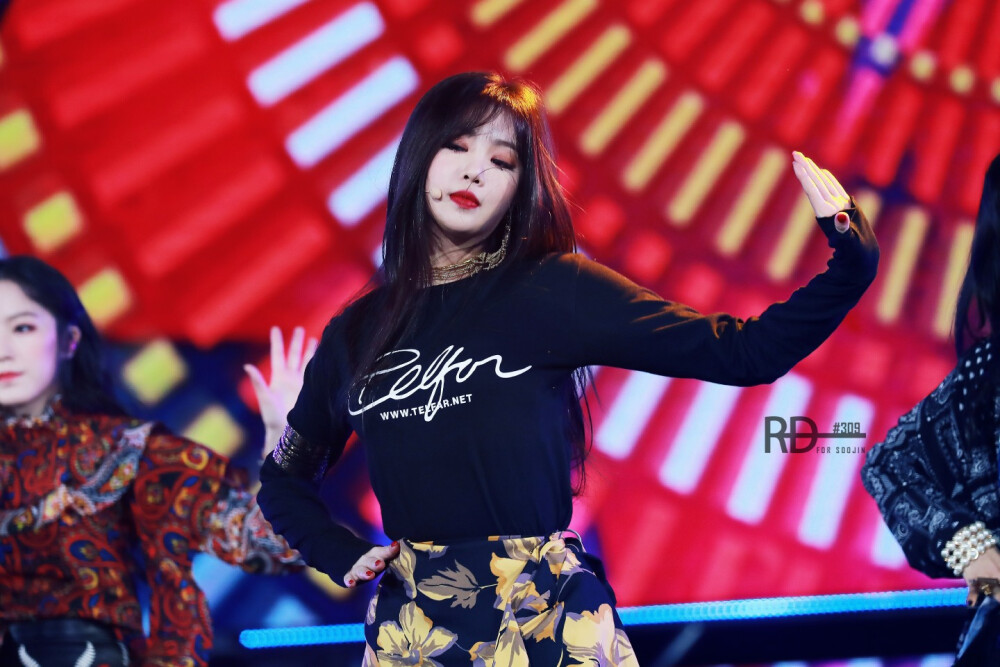 soojin_red0309