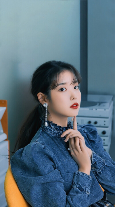 IU | 韩都衣舍
cr:边五爷