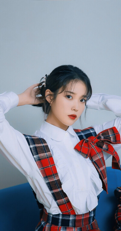 IU | 韩都衣舍
cr:边五爷