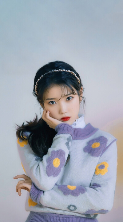 IU | 韩都衣舍
cr:边五爷