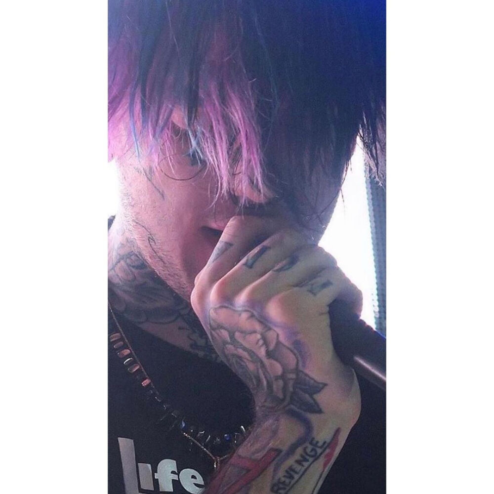 lil peep
一些壁纸